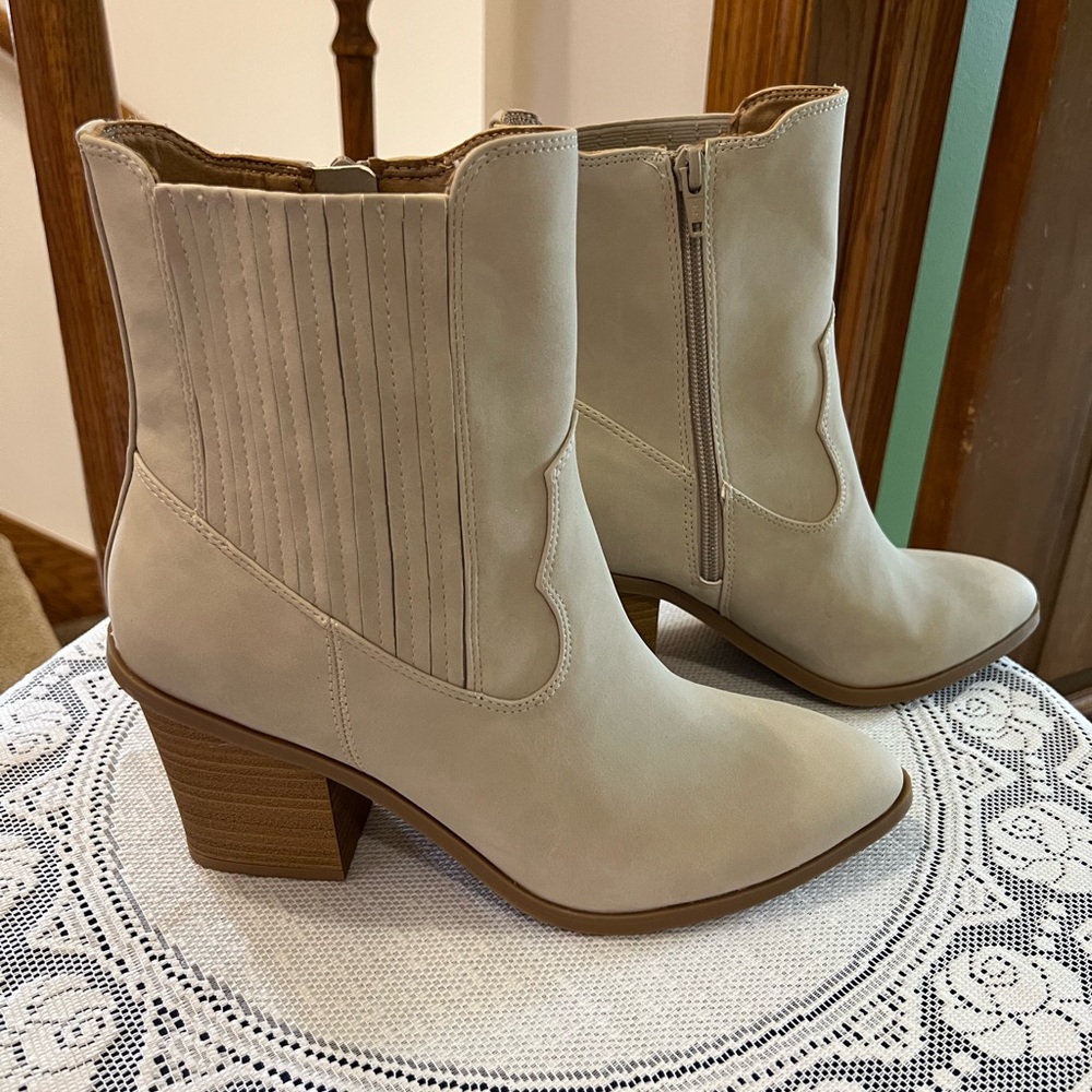 New Lauren Conrad western boots